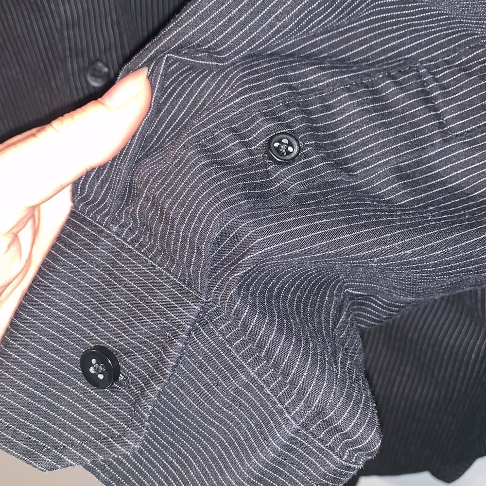 Van Heusen Mens Traveler Dress Shirt XL 15.5/33 Black with stripes Wrinkle Free - Picture 7 of 8